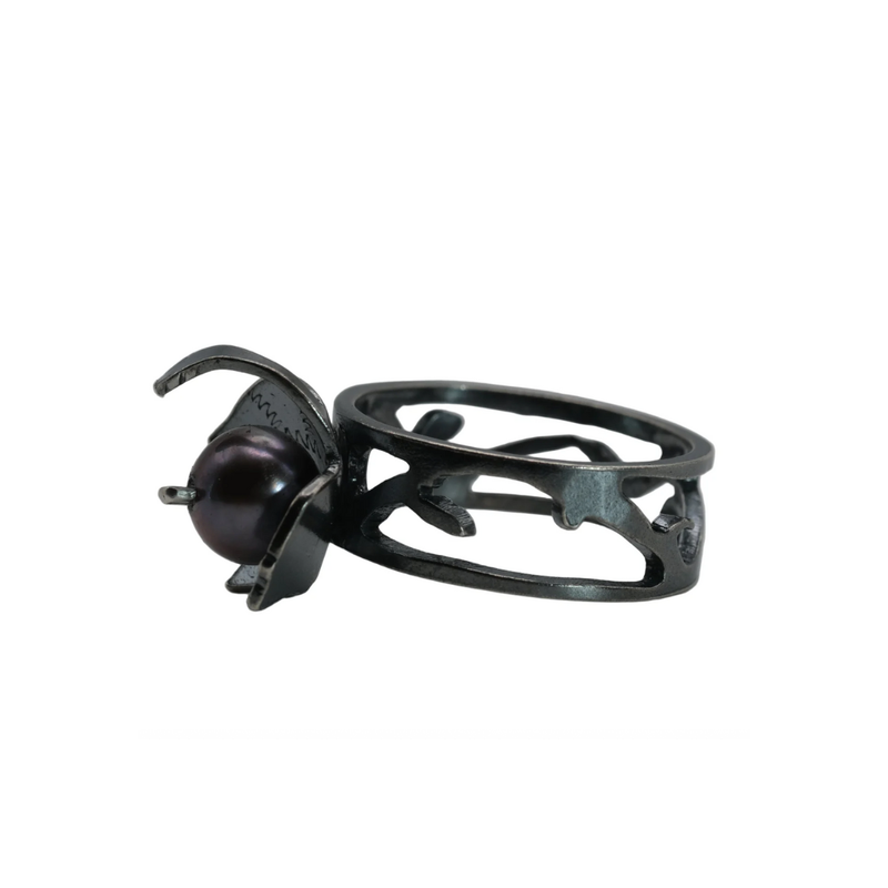 Ring "Currant eye" with Akoya pearls - Ehestu's Special Edition