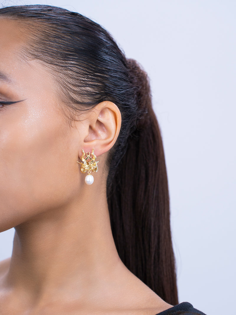 Lambent Pearl Earrings gold