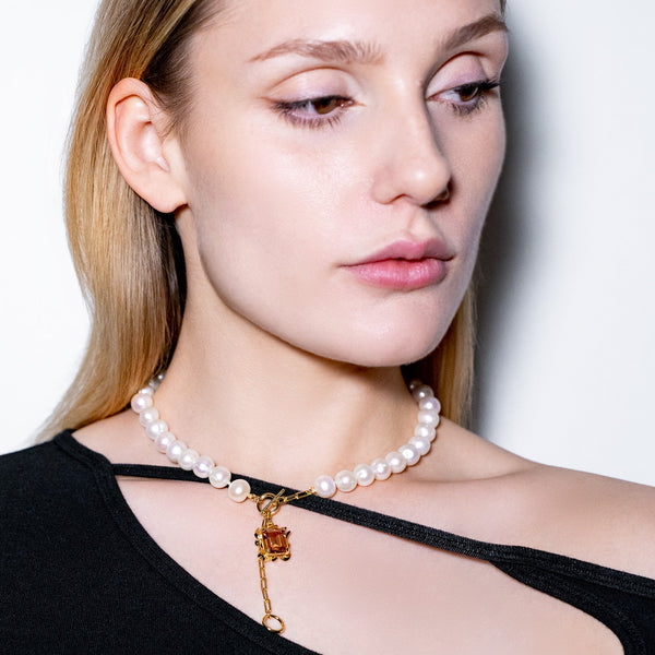 GRAND ĀLOKA PEARL NECKLACE WITH CHAMPAGNE GEM – KULLATUD
