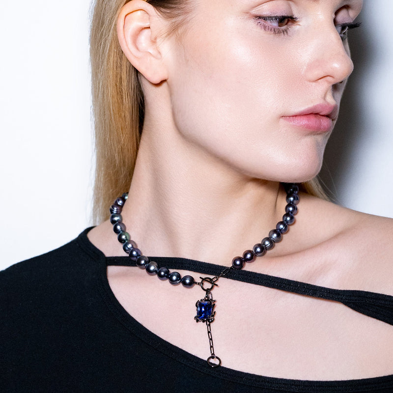 KYENAY PEARL NECKLACE WITH CLEAR GEM