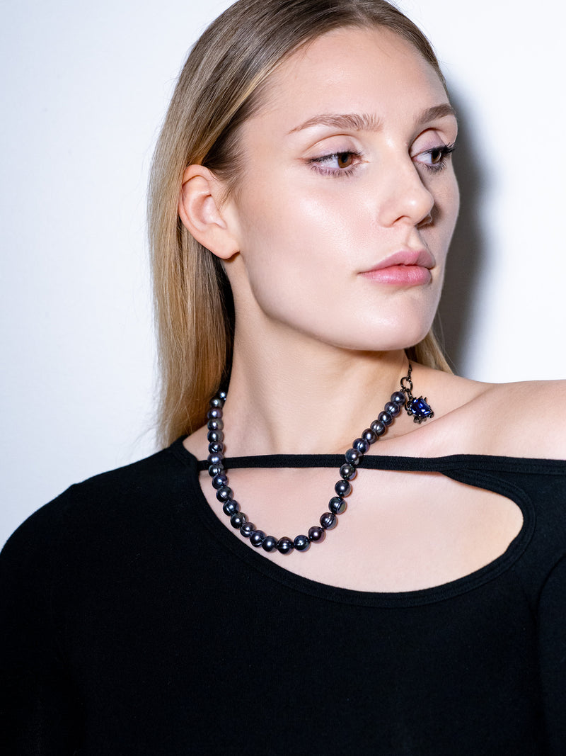 KYENAY PEARL NECKLACE WITH CLEAR GEM