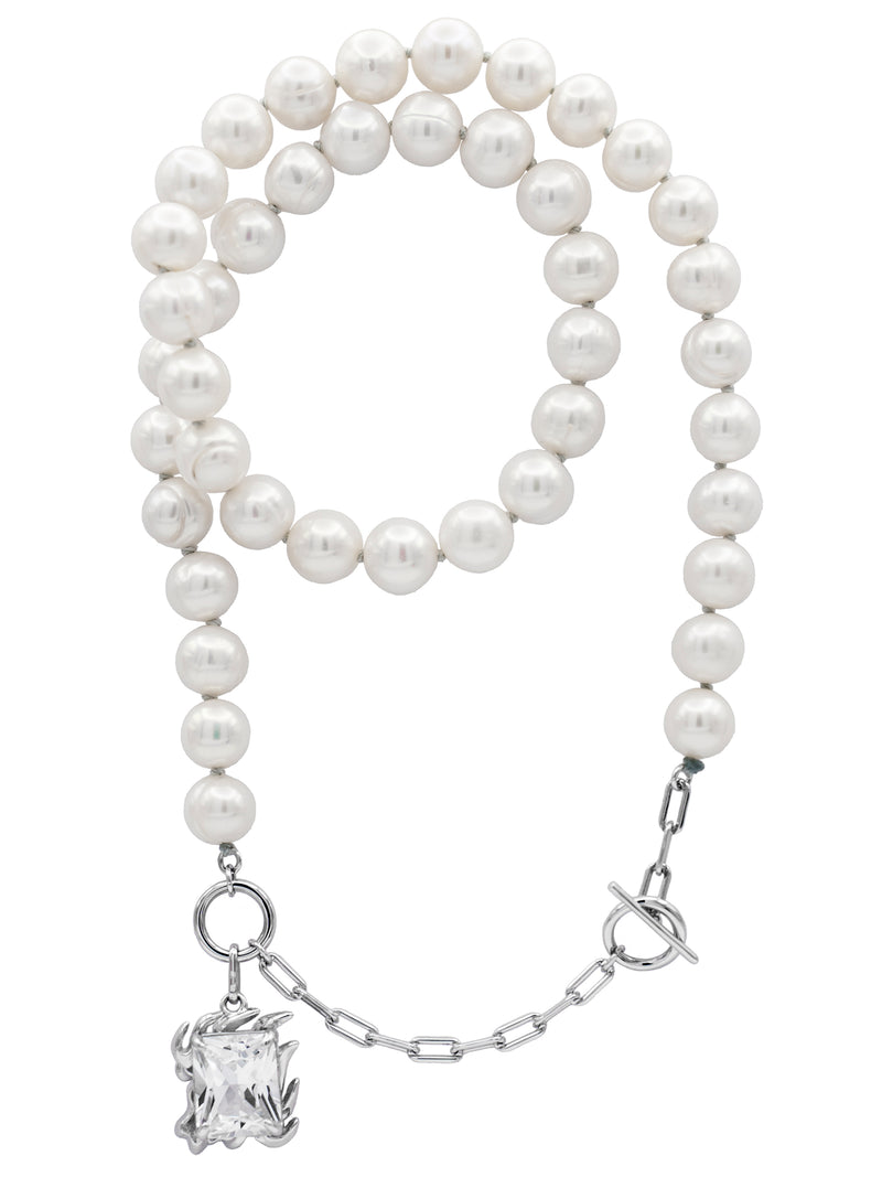 GRAND KYENAY PEARL NECKLACE WITH CLEAR GEM