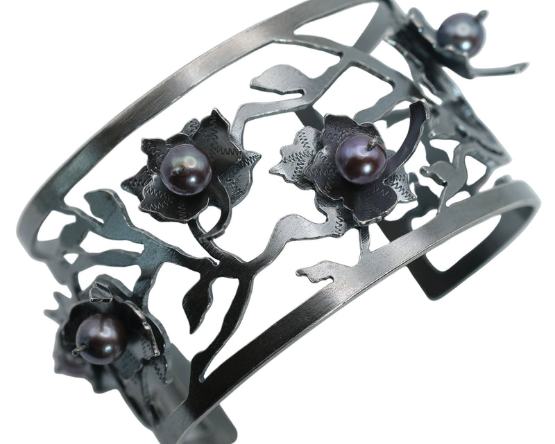 Bracelet "Currant eyes" with Akoya pearls - Ehestu's Special Edition