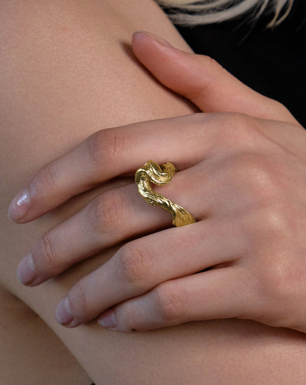 Fotosintez gilded ring "Liana"