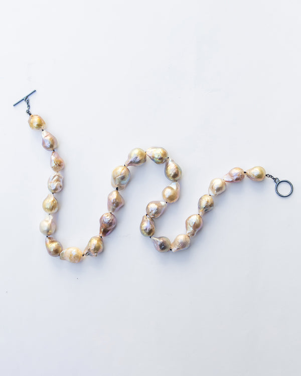 Avocado Pearl necklace