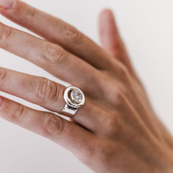 Sõrmus "Korrapäratu. Sira"