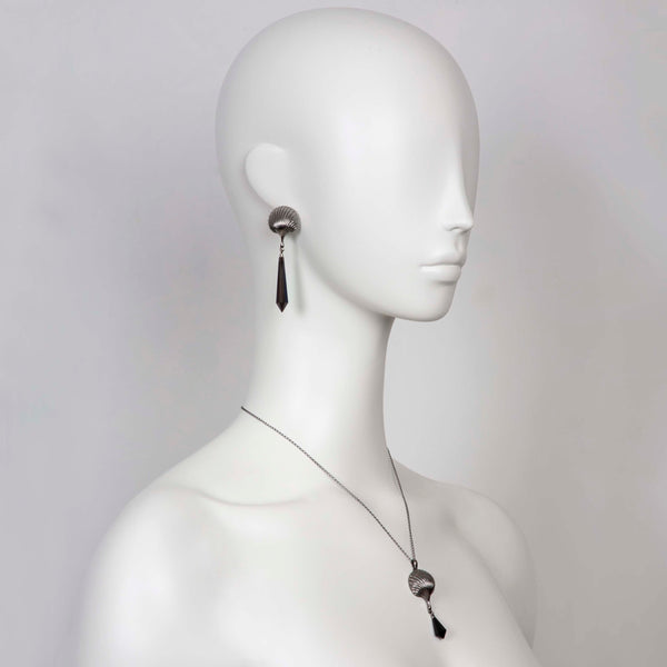 Venus earrings Liquorice
