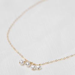 Necklace "Fragile Pearl"