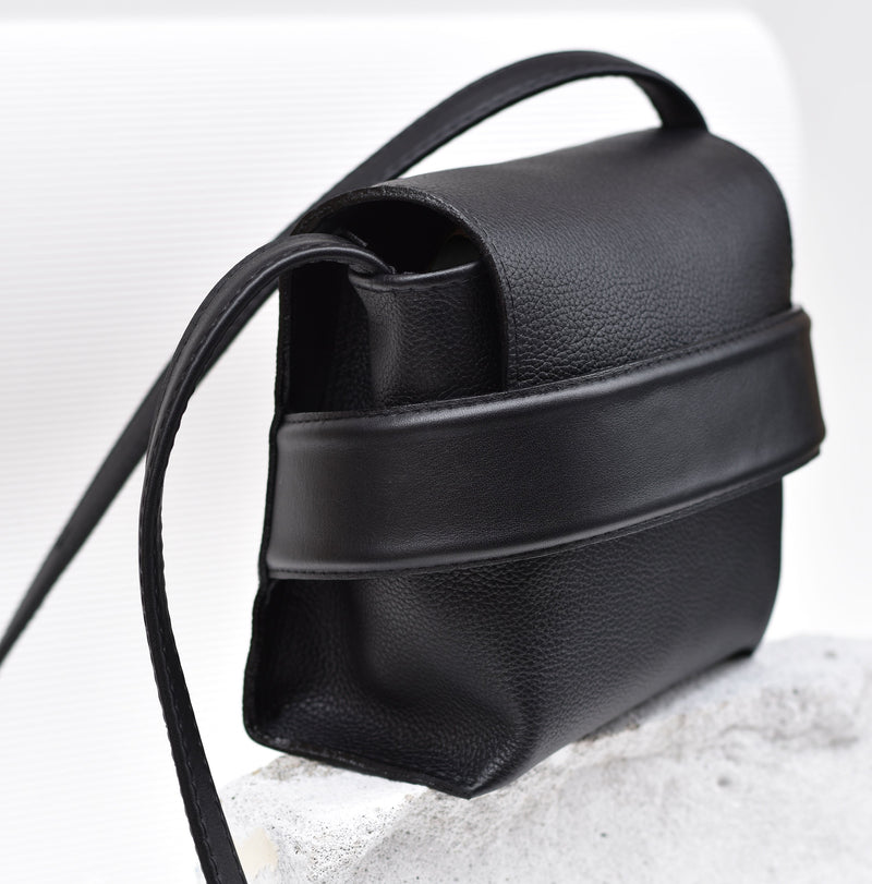 Luce Shoulder Bag "Black"