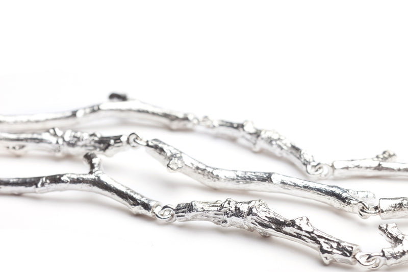 Thicket Beauty Necklace "Leafless Twig"