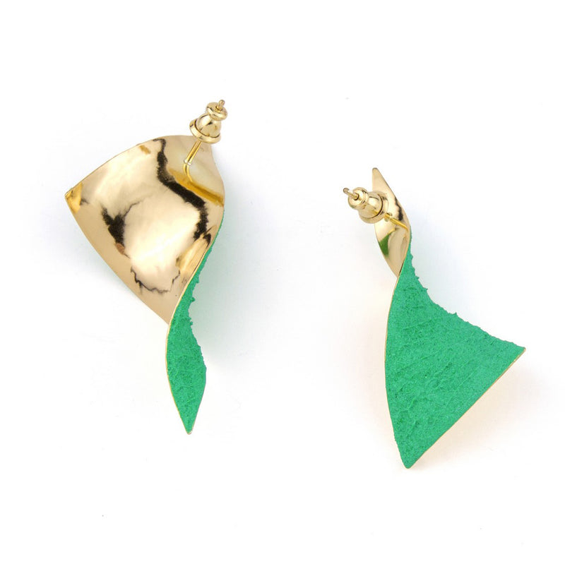 Shades Triangle Asymmetric Earrings "Green"