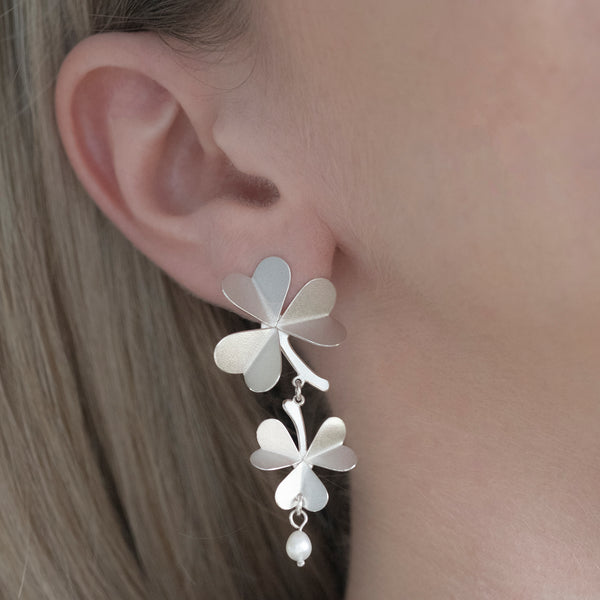 Earrings "Clover" with a Pearl