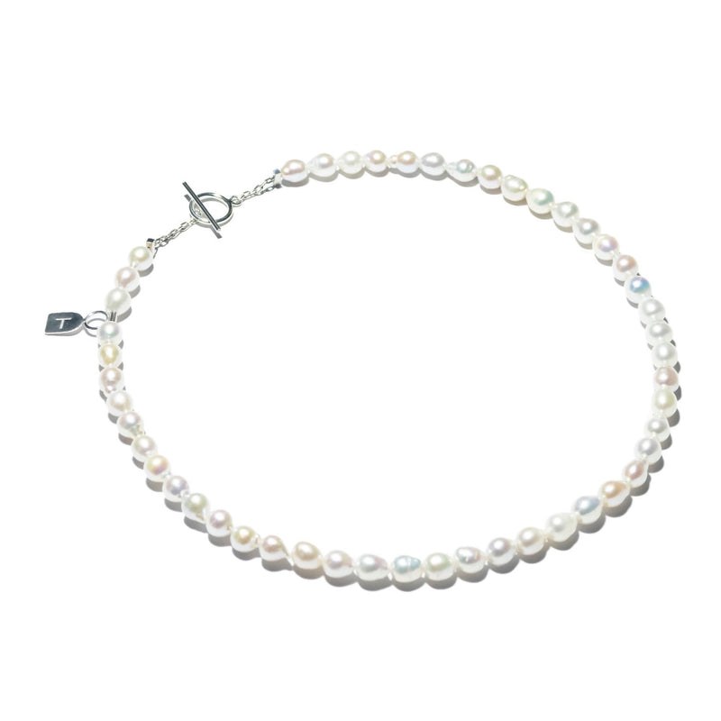Binding Pearl Necklace